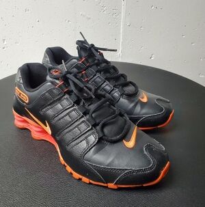 Nike Shox Women's Black and Orange Athletic Shoes Sz 9